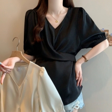 批发实拍26年夏季新款大码法式缎面交叉V领显瘦短袖衬衫上衣T恤