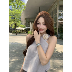 批发实拍实价纯色交叉挂脖无袖针织背心设计感小众优雅气质上衣