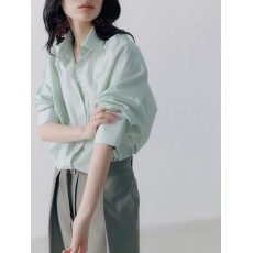 薄荷曼波 时髦极简清冷感抗皱宽松廓形长袖衬衫女