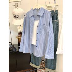 批发法式宽松蓝色条纹衬衫外套女夏季新款设计感上衣防晒休闲<b class='q'>长袖</b>衬衣