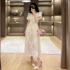 批发十三行品质 夏季新款法式泡泡袖刺绣V领<b class='q'>连衣裙</b>高级感显瘦<b class='q'>长裙</b>