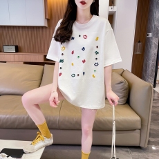 批发| 实拍实价 |纯棉 | 后包领 |立体刺绣| 中长款纽扣装饰短袖<b class='q'>T</b><b class='q'>恤</b><b class='q'>女</b>