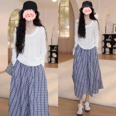 批发2026版时尚百搭套装蕾丝花边长袖T恤女高腰褶皱<b class='q'>格子裙</b>