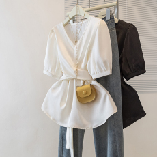 批发实拍26年夏季时尚大码法式缎面交叉V领显瘦短袖衬衫上衣T恤