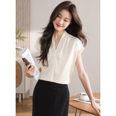 批发实拍夏2026新款杏色超薄缎面短袖<b class='q'>衬衫</b>女法式雪纺上衣设计感小众