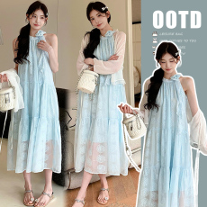 批发实拍 2026新款孕妇装 <b class='q'>夏装</b> 蓝色绣花挂脖裙白色开衫两件套