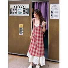 批发原版布料超好看显瘦假两件红格纹吊带裙女夏宽松小个子连衣裙