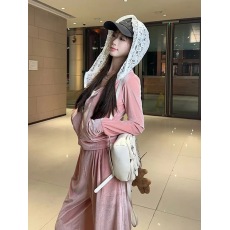 批发240克丝绒面料 纯欲套装女秋<b class='q'>冬</b>季蕾丝连帽丝绒外套+休闲裤两件套