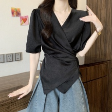 批发大码女夏季法式v领醋酸缎面短袖衬衫胖mm<b class='q'>收腰</b>遮肚不规则<b class='q'>雪纺上衣</b>