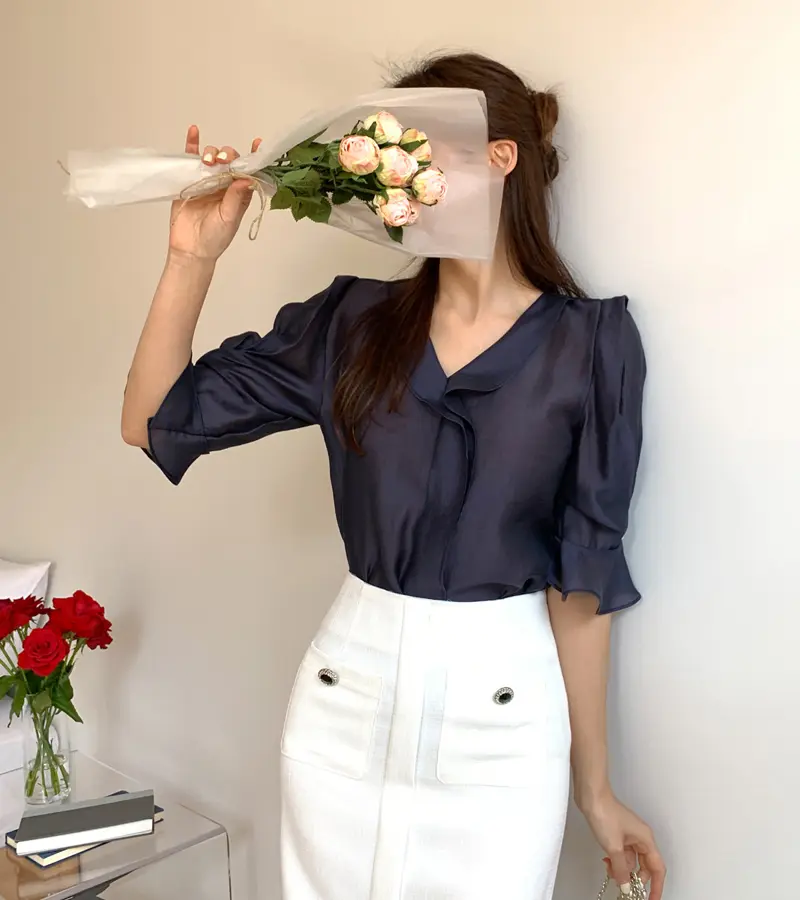 여성용 V넥 러플 프릴 블라우스 상세 이미지 7