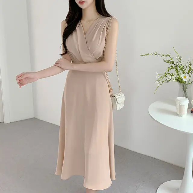 프렌치 스타일 V넥 주름 디테일 민소매 원피스 상세 이미지 25