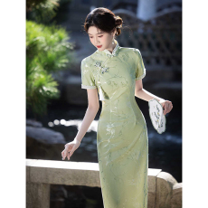 批发绿色<b class='q'>旗袍</b>高端气质少女新中式2026新款<b class='q'>夏季</b>提花连衣裙年轻款小个子