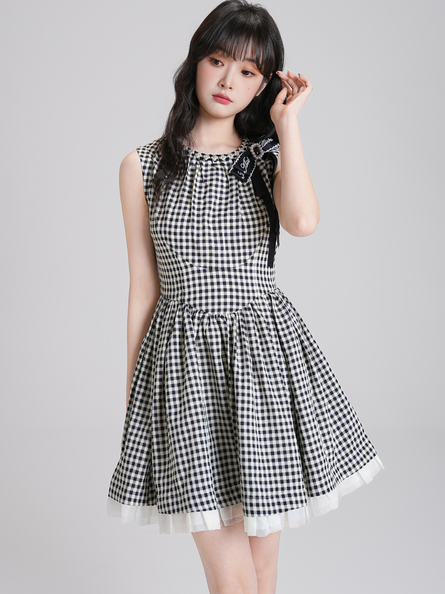 새로운 체크무늬 드레스 2026 여름 비즈 박기 라운드 넥 나비 매듭 조끼 스커트 허리 수축 슬림해 보이는 퍼프 공주 드레스