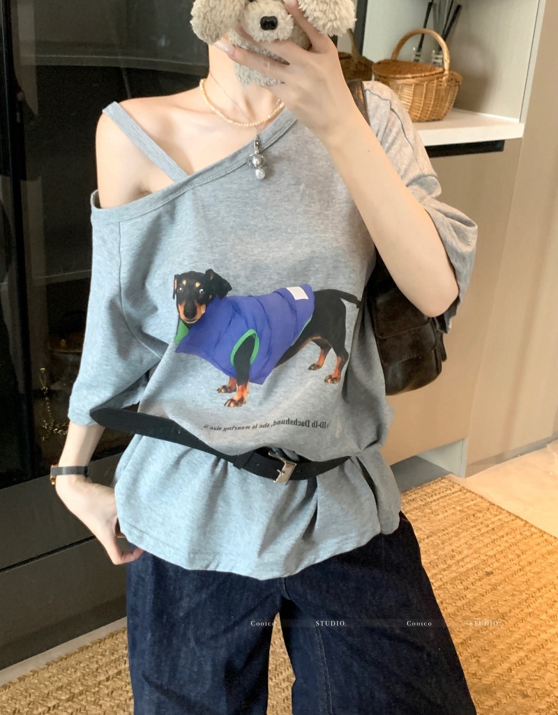 FA36986# 大码微胖妹妹美式设计感显瘦字母印花短袖女斜领露肩休闲上衣T恤 服裝批發女裝批發服飾貨源