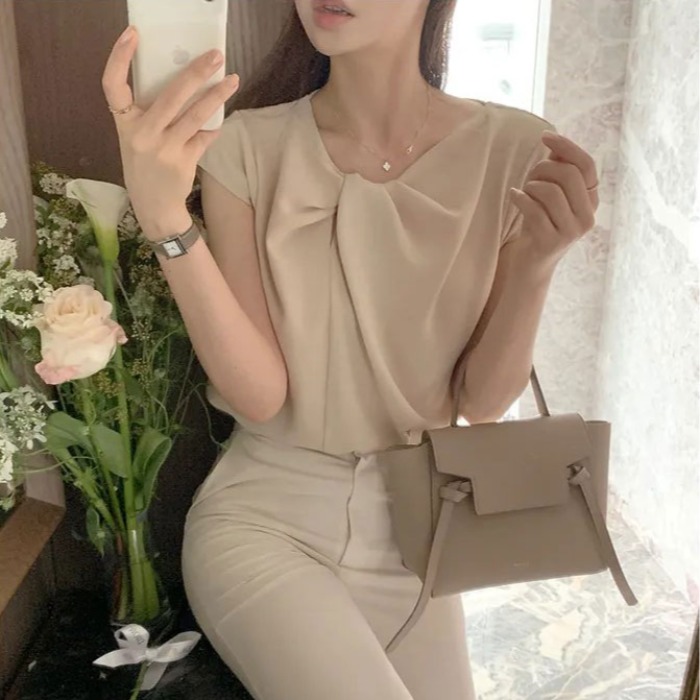FA35192# 夏上新精致慵懒感扭结设计宽松V领通勤显瘦短袖上衣女夏 服裝批發女裝批發服飾貨源