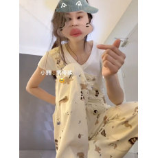 批发多巴胺小熊卡通印花牛仔<b class='q'>背带裤</b>女2025春季新款宽松显瘦阔腿连体裤