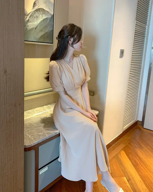 프렌치 스타일 V넥 퍼프소매 원피스 상세 이미지 38