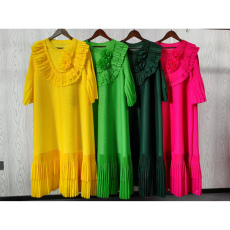 批发三宅2025新款荷叶边立体花朵钉珠宽松大码褶皱重工<b class='q'>欧美</b>跨境连衣裙