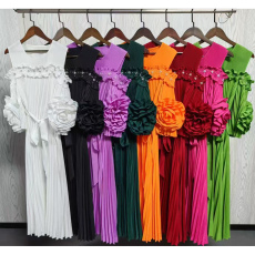 批发三宅2025新款一字肩喇叭袖立体花朵收腰显瘦女百褶连衣裙跨境钉珠