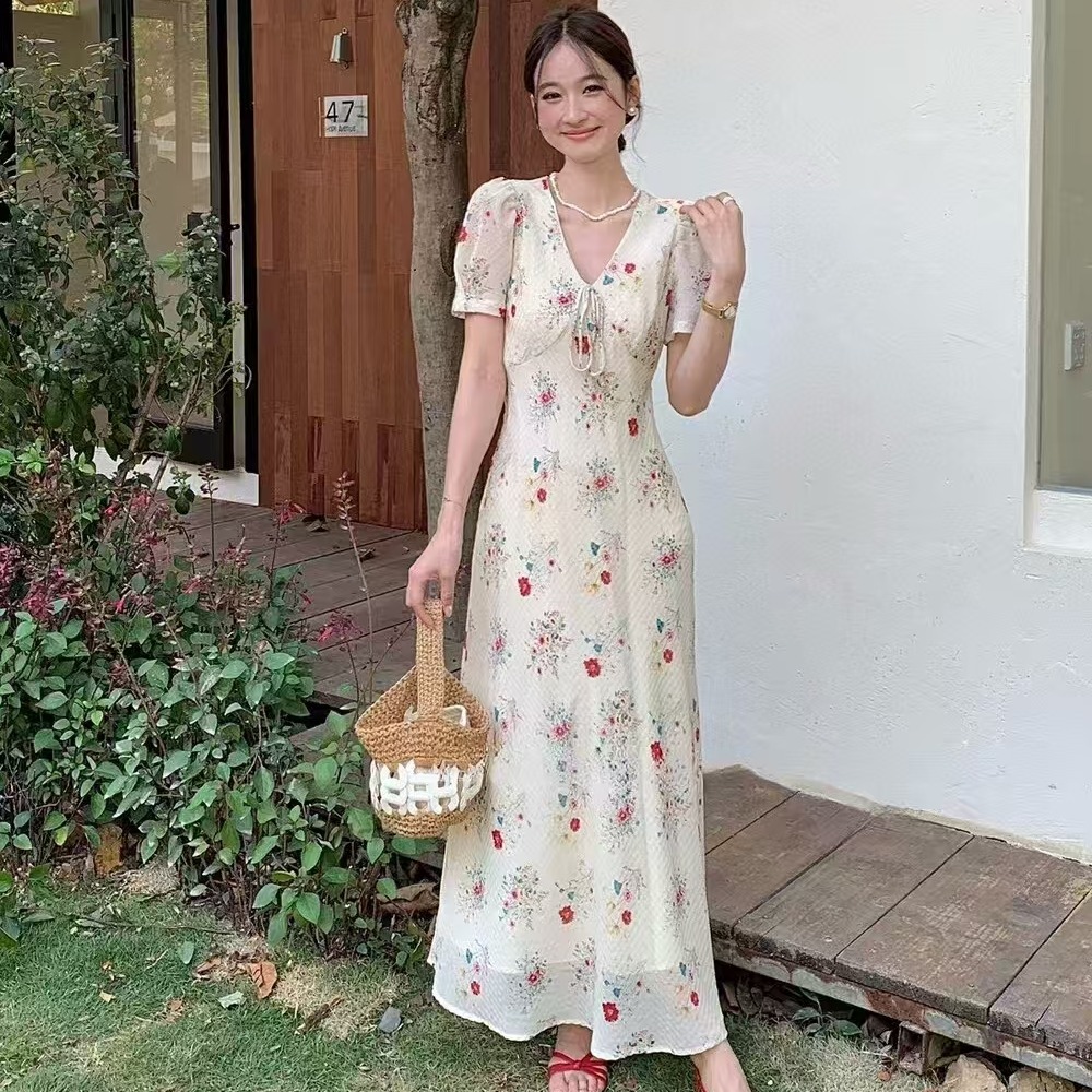 FA24775# 夏日绝美氛围感小裙子法式气质超好看独特漂亮度假风碎花连衣裙女 服裝批發女裝批發服飾貨源