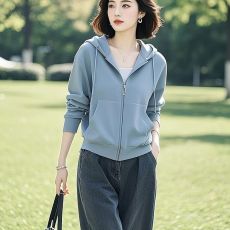 批发2025超火减龄开春百搭小个子短款<b class='q'>女士</b>宽松连帽长袖<b class='q'>卫衣</b>蓝色薄外套