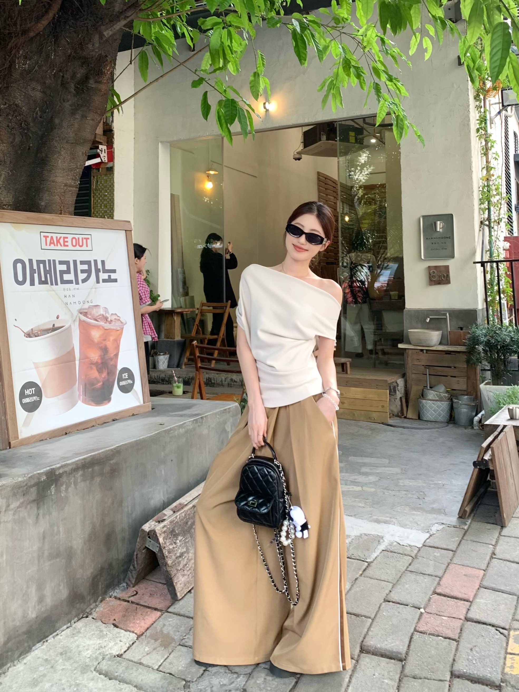 실사 비스듬한 어깨 허리 수축 슬림해 보이는 불규칙 디자인 오프숄더 맨위 여성 다용도 대 프로필 모양 와이드 레그 팬츠