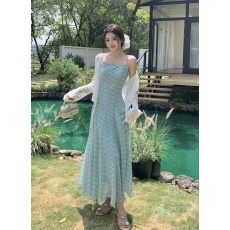 批发实拍大码2026春夏新款鱼尾碎花吊带雪纺长裙长袖开衫<b class='q'>两件</b>套女