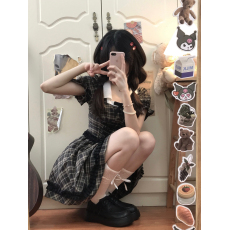 批发甜辣妹学院风<b class='q'>连衣裙</b>女夏季复古泡泡袖在逃公主裙收腰格子<b class='q'>蓬蓬裙</b>子