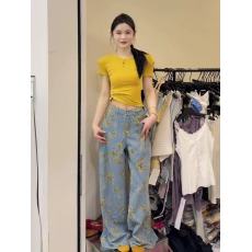 批发新款气质时尚露背打底衫+<b class='q'>碎花</b>潮酷阔腿直筒牛仔裤两件套
