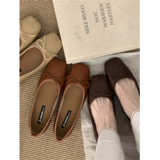 批发法式复古褶皱浅口单鞋女2025春夏新款软底粗跟温柔奶奶鞋晚晚瓢鞋