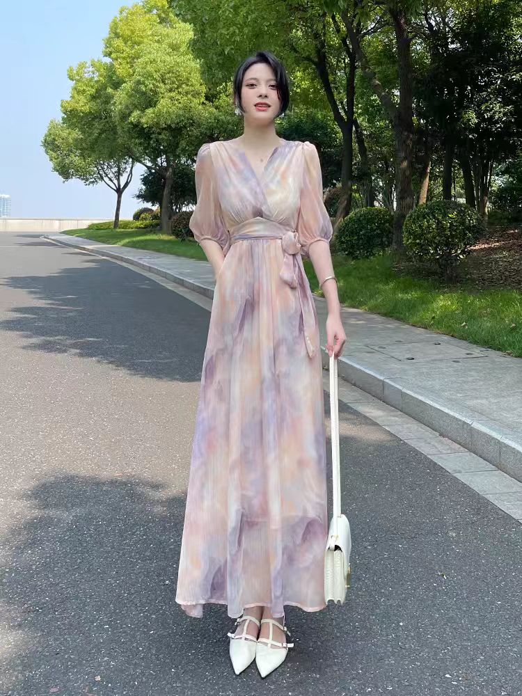 꽃무늬 여성 드레스 2026 여름 새로운 디자인 센스 품격 허리 수축 슬림해 보이는 차 휴식 프랑스식 레이스업 길다 치마