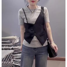 批发2026年夏季新款<b class='q'>女</b>装T恤设计感正肩短袖拼接上衣时尚洋气通勤显瘦