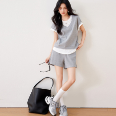 批发休闲运动套装女夏季 <b class='q'>新款</b>插色假两件短袖T恤<b class='q'>短裤</b>两件套