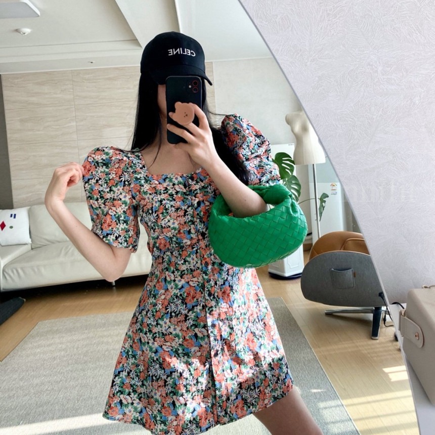있음 선적 광장 칼라 꽃무늬 거품 소매 허리 수축 슬림해 보이는 여성 드레스