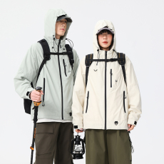 批发九个色男女同款三防户外防风防水连帽冲锋衣宽松纯色外套夹克