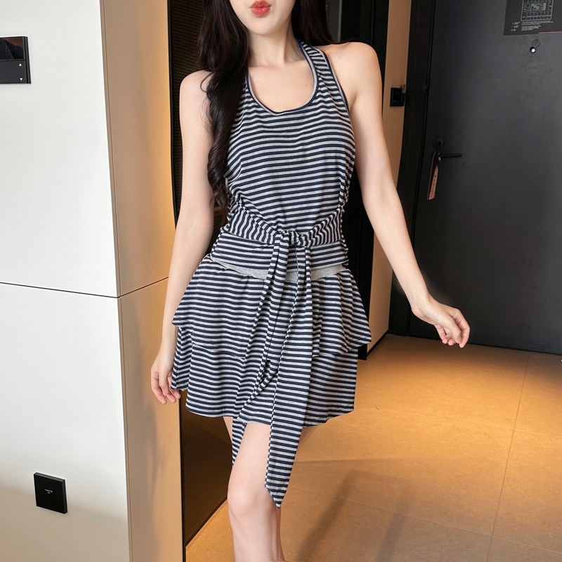 MY7424# 时尚条纹挂脖U领背心绑带T恤上衣蛋糕短裙套装女女裝貨源服裝...