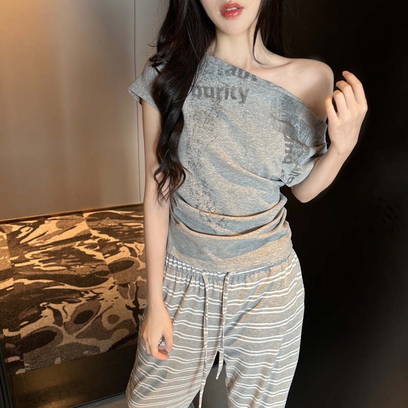 MY7423# 斜肩一字领抽褶T恤上衣女潮女裝貨源服裝批發