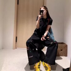 批发文艺百搭新款流行潮流减龄童趣刺绣黑色牛仔<b class='q'>背带裤</b>女慵懒