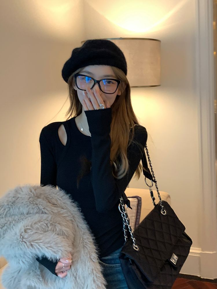 모달 원단 흔들어서 톤 주간 고양이 품질 이른 가을 작은 심장 기계 홀로우 아웃 디자인 센스 몸매 가꾸기 슬림해 보이는 쇼트 스타일 맨위