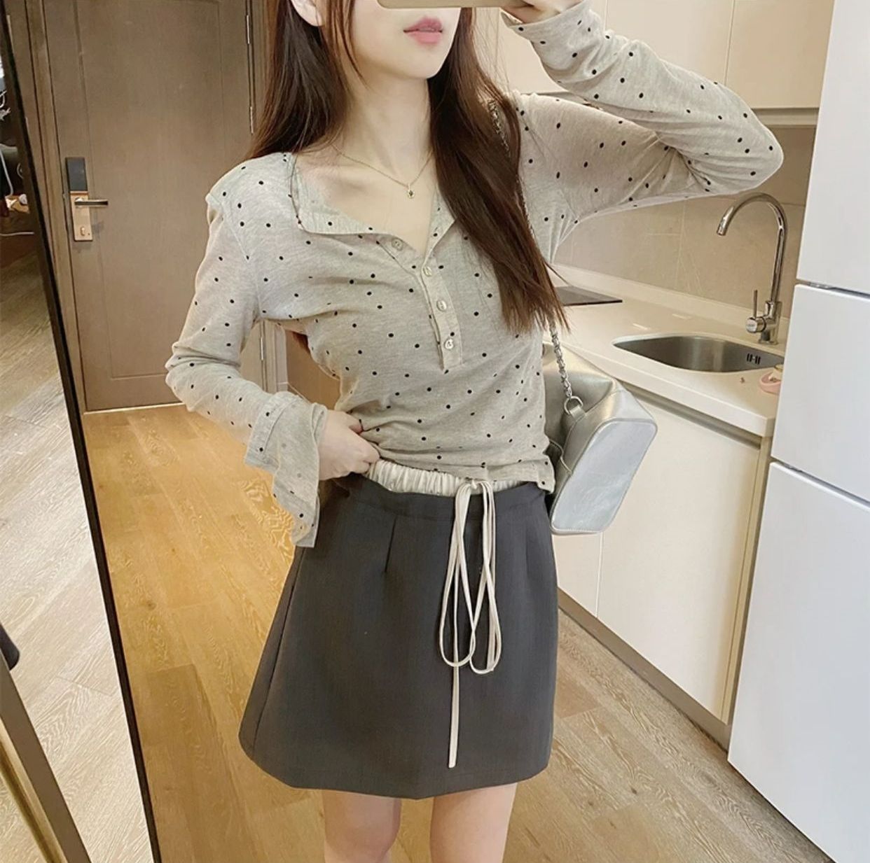 레트로 도트 무늬 싱글 줄 버튼 긴팔 티셔츠 여성 여름 얇은 스타일 마이크로 ~을 통해 Chic 자외선 차단 블라우스 루즈핏 캐주얼 맨위