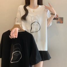 大码女装贴布刺绣抽褶不规则设计感小众打底短袖T恤宽松黑色上衣