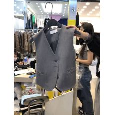批发夏季新款高级感复古显瘦小众V领系扣无袖灰色西装马甲修身上衣女