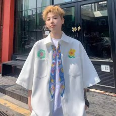 批发网图 蜡笔手绘领带短袖衬衫男夏季学院风印花t恤宽松趣味涂鸦衬衣