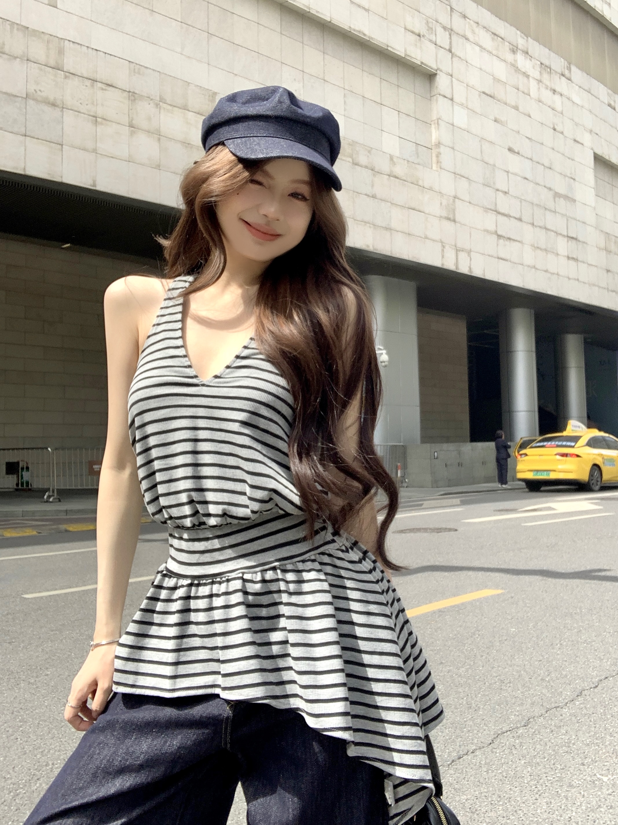 FA31617# 夏季款设计休闲百搭V领条纹挂脖露背无袖背心吊带上衣女 服裝批發女裝批發服飾貨源
