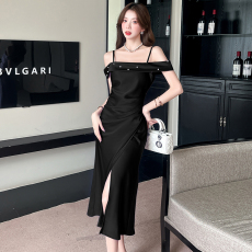 批发法式一字肩<b class='q'>钉珠</b><b class='q'>连衣裙</b>女2026新款巨显身材长款显瘦性感缎面吊带裙