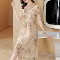 批发端庄大气碎花<b class='q'>连衣裙</b>女2025新款夏天气质短袖妈妈品牌高端雪纺裙子