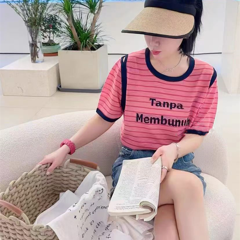 FA20935# 薄款冰丝针织上衣女短袖夏季新款百搭宽松露肩字母洋气打底衫 服裝批發女裝批發服飾貨源