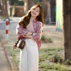 批发春季穿搭套<b class='q'>装</b>女大码胖mm减龄漂亮粉色格子<b class='q'>衬衫</b>针织背心阔腿牛仔<b class='q'>裤</b>