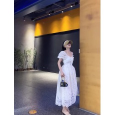 批发疯子默 法式公主风刺绣蕾丝连衣<b class='q'>裙</b>女 夏收腰显瘦高级感泡泡袖长<b class='q'>裙</b>