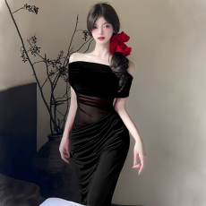 批发实拍 法式网纱拼接红色<b class='q'>一字肩</b>连衣裙女修身包臀裙镂空露腰长裙子